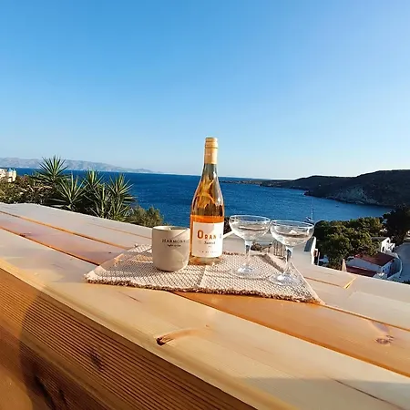 Sea View Apartment *